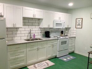 Fridge, microwave, oven, stovetop - Peaceful & Serenity  (Robstown)