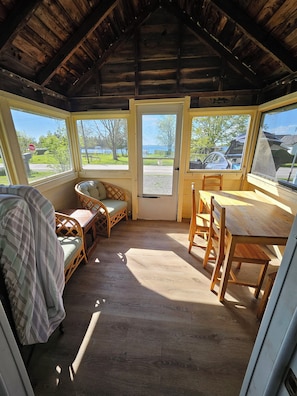 基本小屋, 湖景 | 客廳