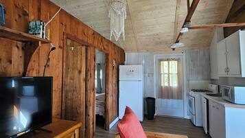 Basic Cabin | Interior