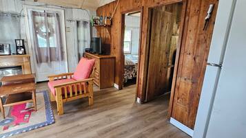 Basic Cabin | Interior