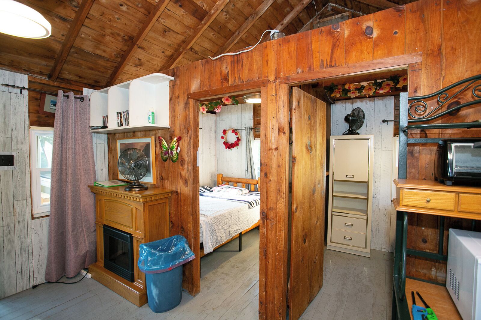 Cabaña básica, vista al lago | Espacio para trabajar con laptop y wifi gratis 