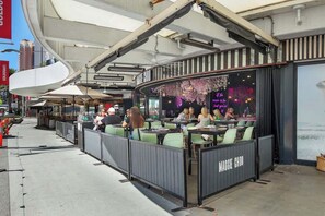 Outdoor dining - Jewel Arcade - View, Games, Vibes (Surfers Paradise)