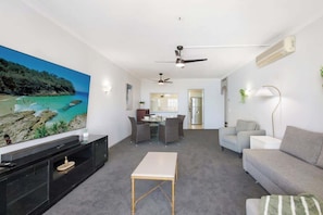 Living area - Golden Arcade - Views, Games, Vibes (Surfers Paradise)