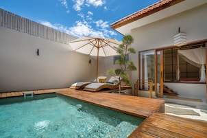 Habitación ejecutiva doble, piscina privada | Piscina | Una piscina al aire libre