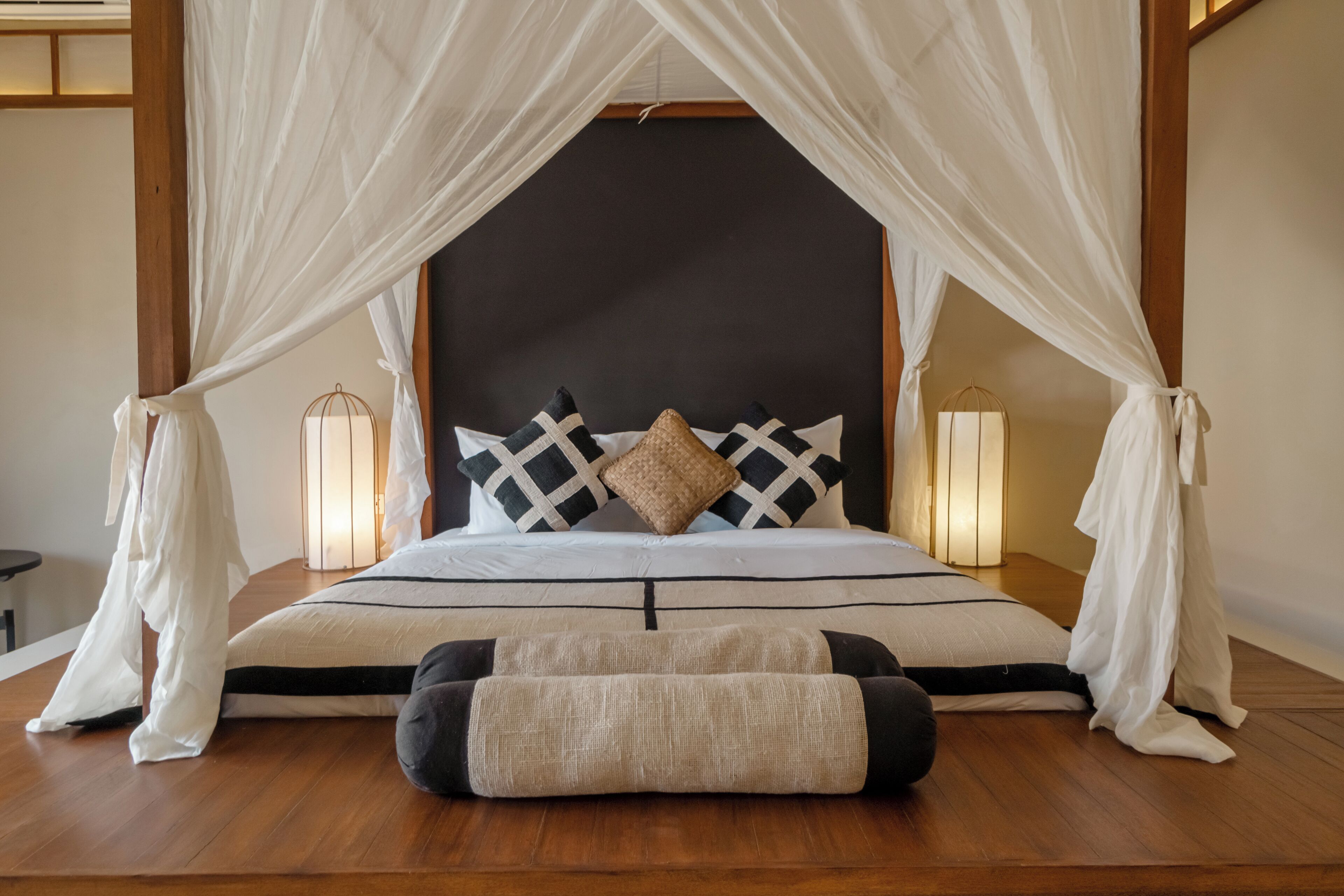 Chambre Double Supérieure, balcon, vue piscine | Coffres-forts dans les chambres, fer et planche à repasser