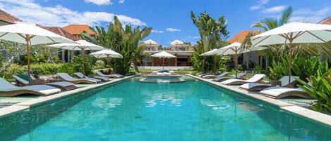 Kolam renang outdoor