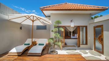 Premier Double Room, Pool View | Terrace/patio