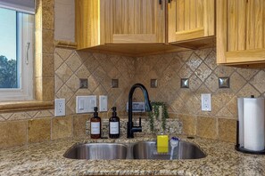 Mikrowelle, Ofen, Herdplatte, Geschirrspüler