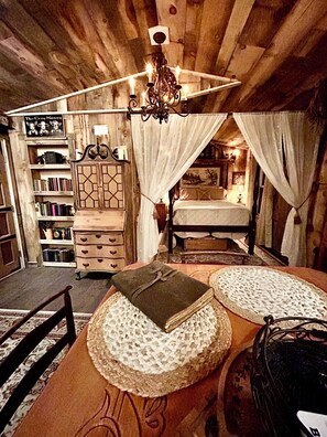 1 bedroom, desk, free WiFi, bed sheets