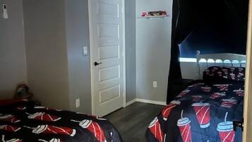 2 bedrooms, iron/ironing board, travel crib, WiFi (free)