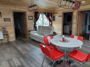 Interior - Relaxing 2-bedroom cabin decorated with Coke Cola Theme, (Payson)