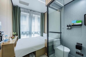Blackout curtains, free WiFi, bed sheets - Philosopher Hotel (Shanghai)