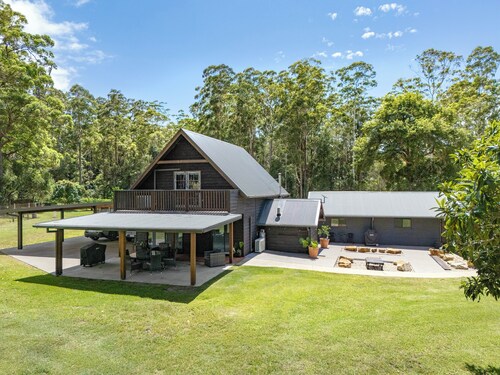 The Guesthouse Valla’s House - Rural Retreat, 7mins from Valla Beach