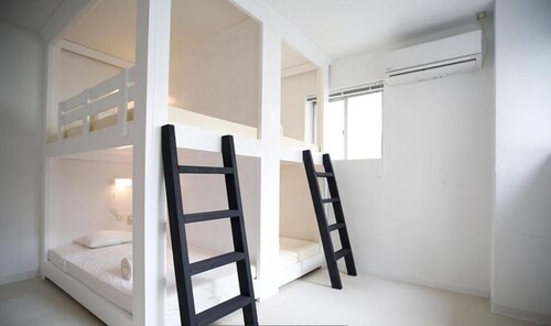 LANAIHOTEL & DORMITORY 