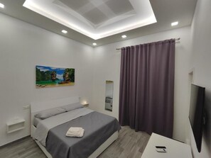 Comfort Double Room | In-room safe, desk, laptop workspace, blackout drapes - b&b Il Regno delle due Sicilie (Napoli)