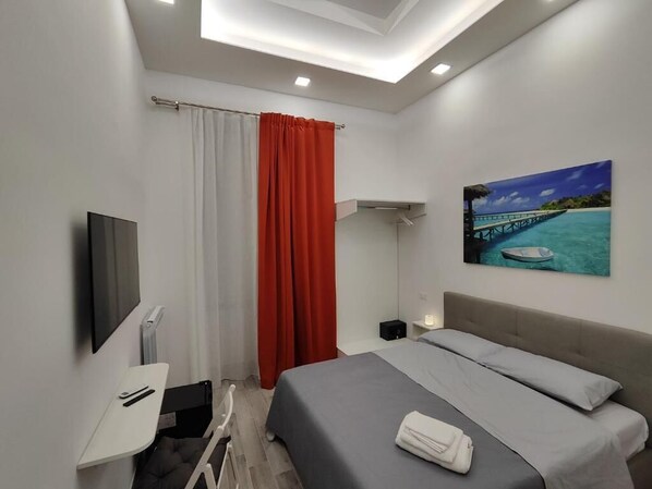 Comfort Double Room | In-room safe, desk, laptop workspace, blackout drapes - b&b Il Regno delle due Sicilie (Napoli)
