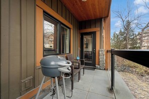 Property grounds - Joy Mountain Retreat | Pool, Hot Tub, Spa |Parking (Canmore)