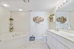 Shower, hair dryer, towels, shampoo - Sunset Bay I 202 (Ocean City)