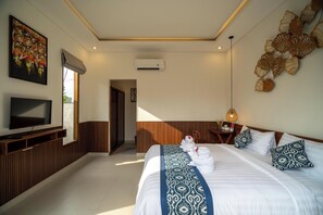 Villa familiar, 2 habitaciones, alberca privada | Escritorio, espacio para trabajar con laptop y wifi gratis 