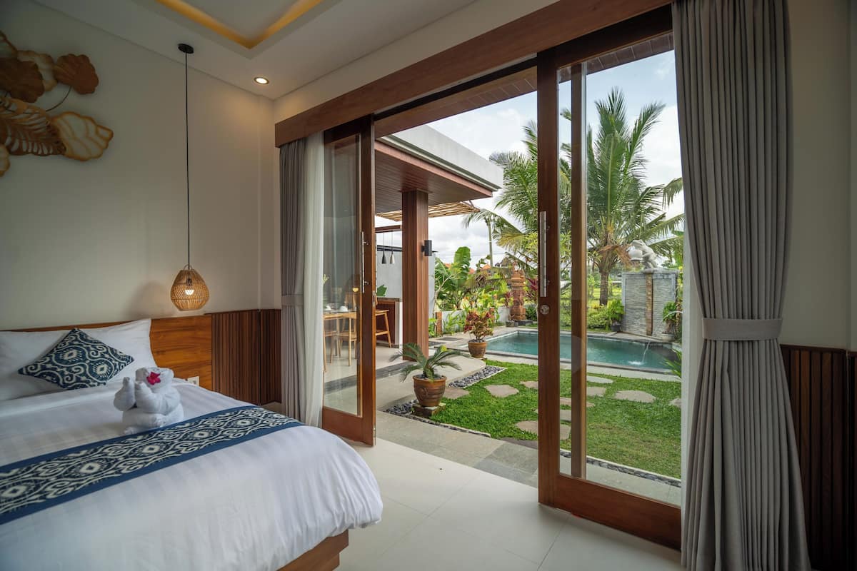 Villa – honeymoon, bassengutsikt | Skrivebord, skrivebord for bærbar PC og blendingsgardiner
