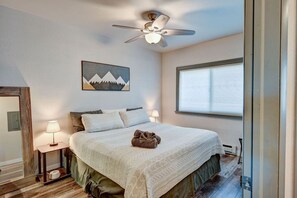 Desk, iron/ironing board, WiFi, bed sheets