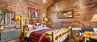 Keionna Private Riverside Cabin