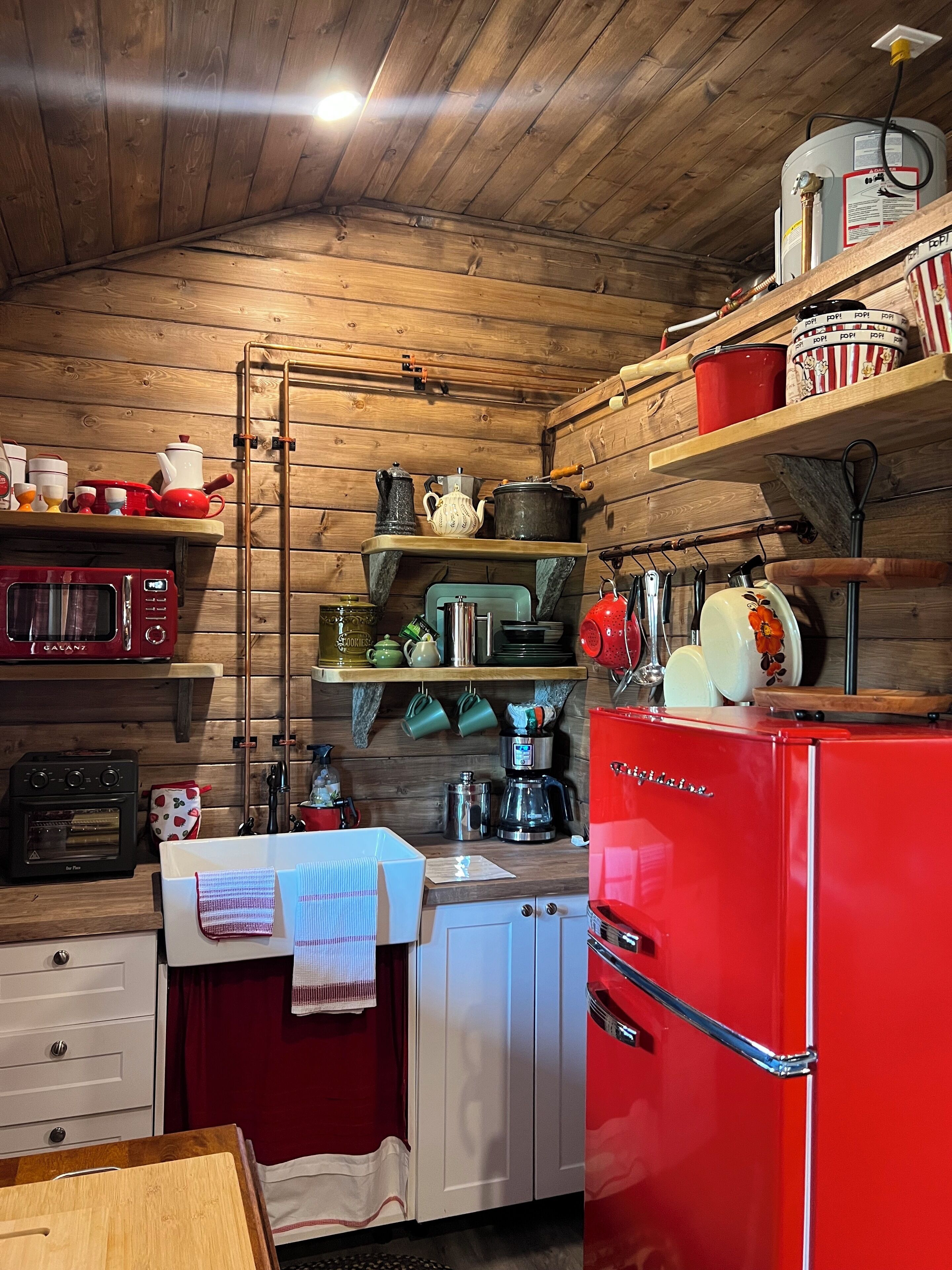 Mikrobølgeovn, ovn, kaffe-/temaskine, brødrister