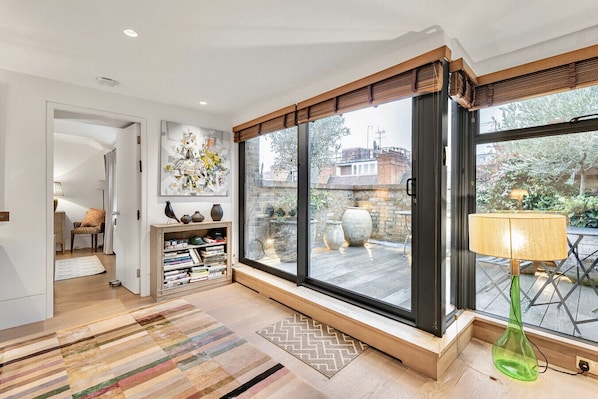 The Mayfair Penthouse Private Elevator Large Rooftop Terrace Central AC ...