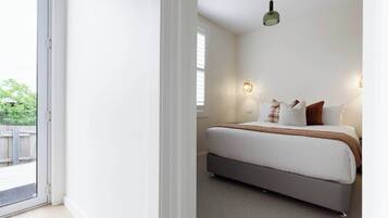 WiFi, bed sheets