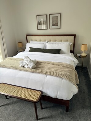 4 bedrooms, desk, iron/ironing board, travel cot