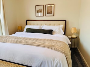 3 bedrooms, desk, iron/ironing board, travel cot