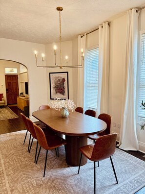 Dining - Downtown, Mass Ave, Walkable, Explore & Unwind (Indianapolis)