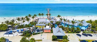 Venice Beach Studio – Pool & Private Shore