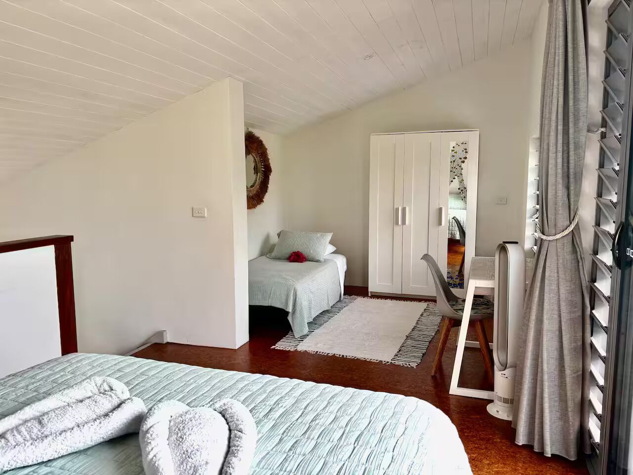 2 bedrooms, desk, free WiFi, bed sheets