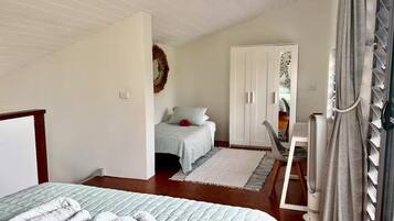 2 bedrooms, desk, free WiFi, bed sheets