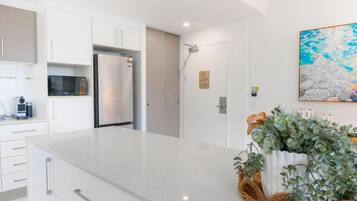 Departamento Deluxe, balcón, vista al mar | Interior