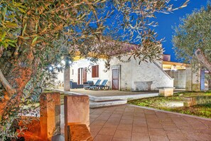 Terrace/patio - Villa Marta With Garden Near The Sea, Melendugno, Italy (Melendugno)