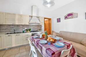 Dining - Villa Marta With Garden Near The Sea, Melendugno, Italy (Melendugno)
