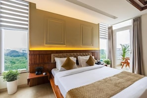 Habitación estándar doble | Ropa de cama de alta calidad, mobiliario individual, cortinas opacas