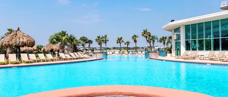 Piscine couverte, piscine extérieure