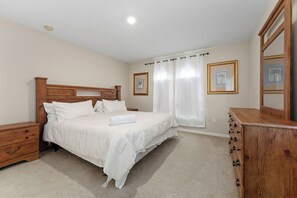 3 bedrooms, iron/ironing board, WiFi, bed sheets