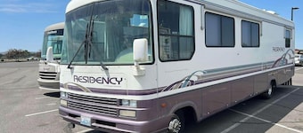 Peaceful 1-bedroom, mobile bed & breakfast in charming Soldotna