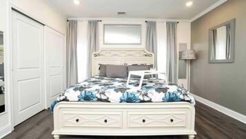 Iron/ironing board, internet, bed sheets