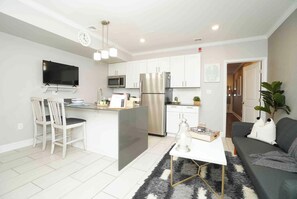 Interior - Cozy 1-bedroom apartment in charming Philadelphia with AC (Philadelphia)