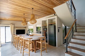 Deluxe Villa, 2 Bedrooms, Patio, Pool View | Dining - Villa Born to Live Uluwatu (Uluwatu)