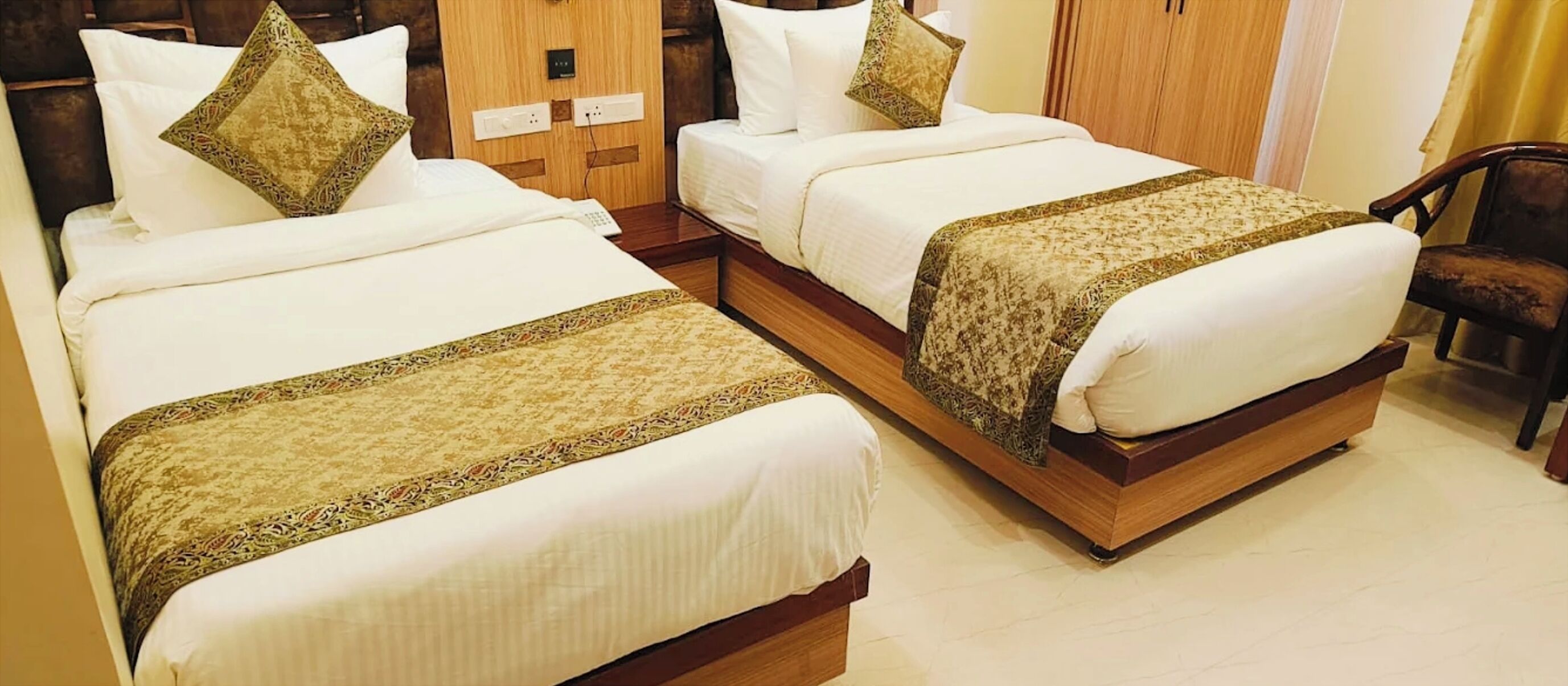 Superior Twin kamer, airconditioning | Hypoallergeen beddengoed, een bureau, geluiddichte muren, gratis wifi