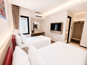 Habitación superior con 2 camas individuales | Escritorio y wifi gratis