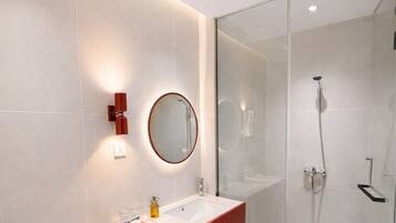 Handtücher, Seife, Shampoo, Toilettenpapier