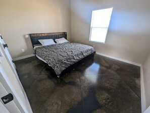 2 bedrooms, iron/ironing board, WiFi, bed sheets - 99 per night -Lovely 2-bedroom house with AC in charming Paris - Pet friendly (Paris)