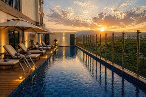 Outdoor pool - Prime Plaza Hotel Mataram (Mataram)
